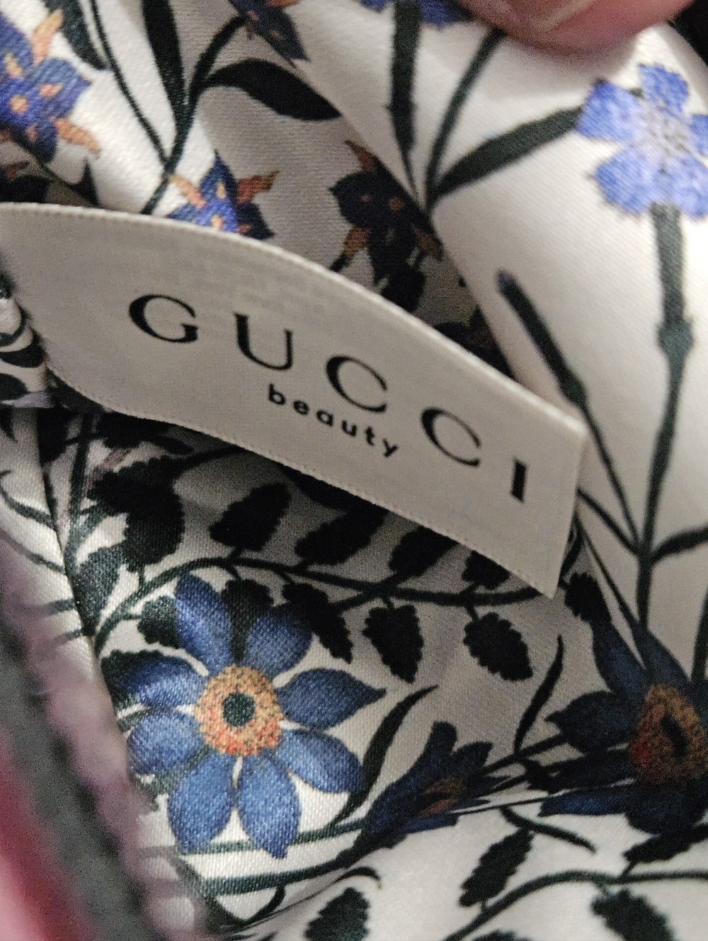 Sale: Gucci Beauty Comestic Bag - Picture 6 of 9